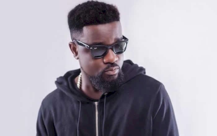 I'm not ready to rap in English – Sarkodie