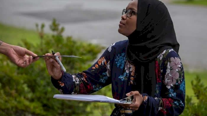 Somali woman 'beats' internet trolls to win in US municipal polls