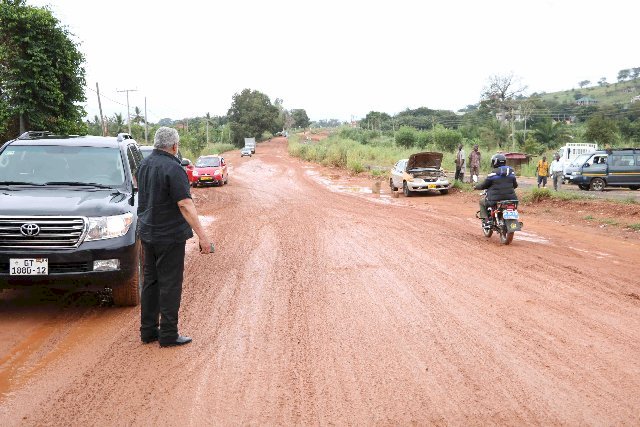 Rawlings unhappy with poor state of Volta roads