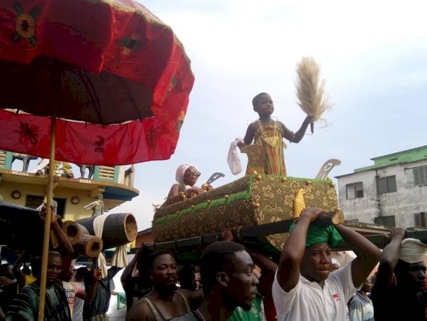 Two shot dead at queenmother’s coronation