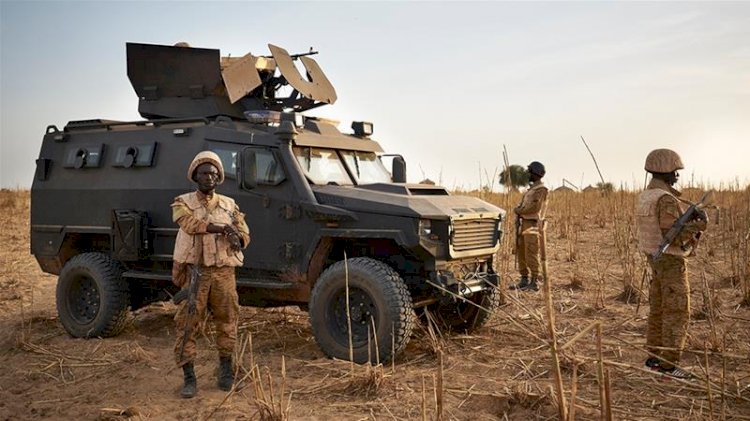 Burkina Faso to recruit civilians in fight against armed groups