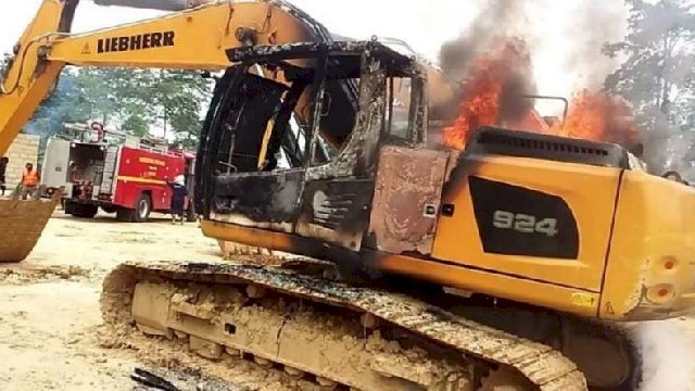 Small-scale miner sues gov't over burnt excavators