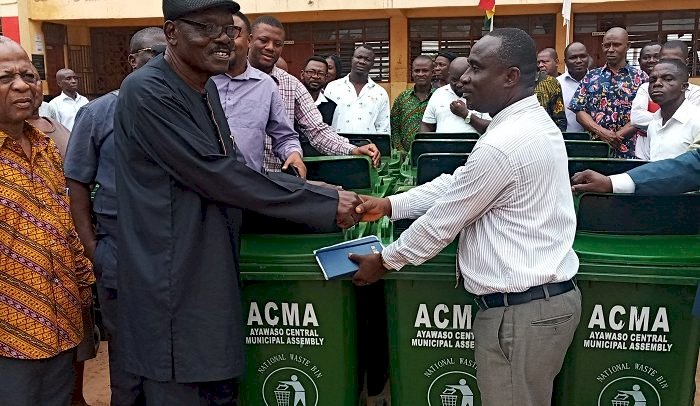 Abavana Schools Get Waste Bins