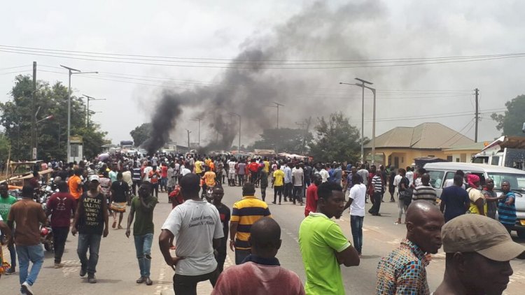 Sogakope killing: Irate youth block bridge on River Volta