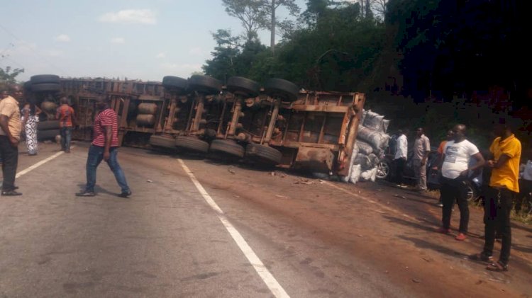 Truck blocks Accra-Kumasi highway to vehicular movement