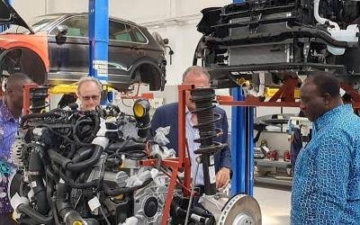 Trade Minister Visits VW Assembly Site