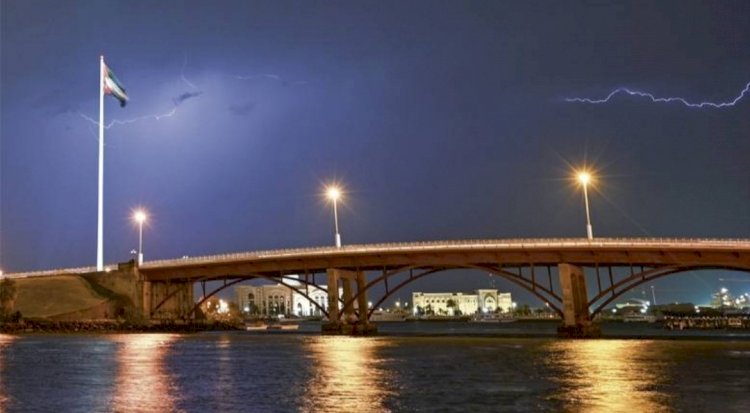 Continuous lightning, thunder hit Dubai; rains forecast for 4 days