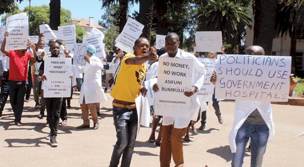 Zimbabwe: Nurses and doctors down tools