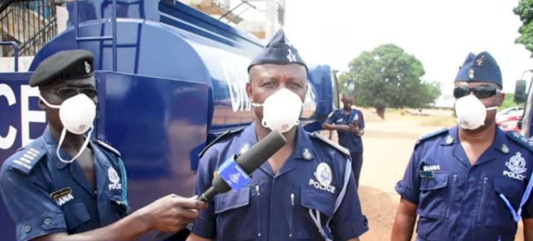 Ghana Police supplies free water to deprived communities