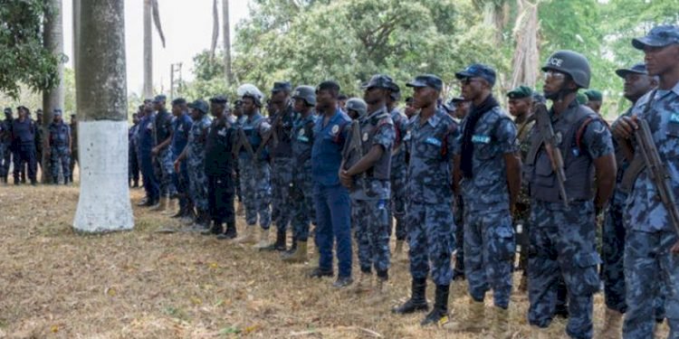 8,000 frontline police officers ordered to self-quarantine