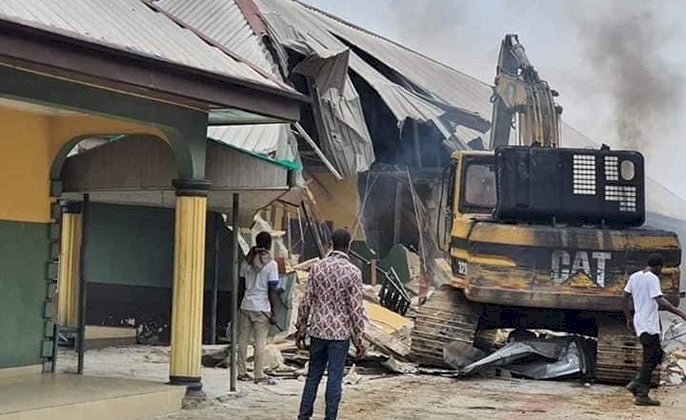 Rivers State: Two hotels demolished for flouting lockdown