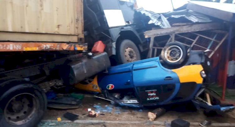 3 Die As Taxi Runs Into A Stationary Cargo Truck