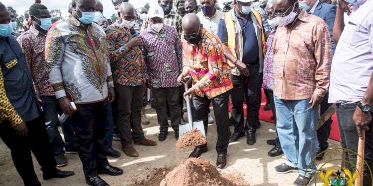 E/R: Nana Addo Cuts Sod For Trauma Hospital In Ayinam, District Hospital In Kwabeng