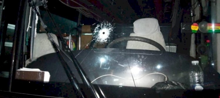 Armed Robbers Attack VIP Kia Bus, Driver Shot, On The Accra- Kumasi Highway