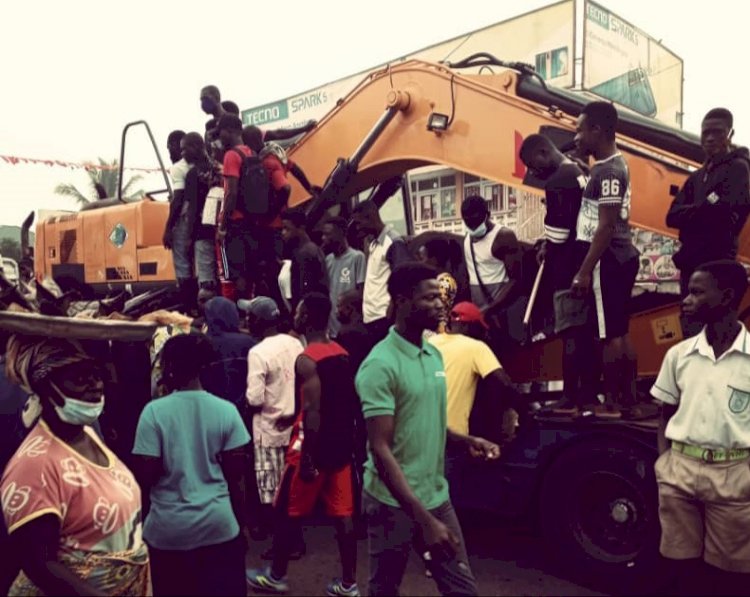 C/R: Articulated Truck Runs Over Truck Pusher At Mankessim
