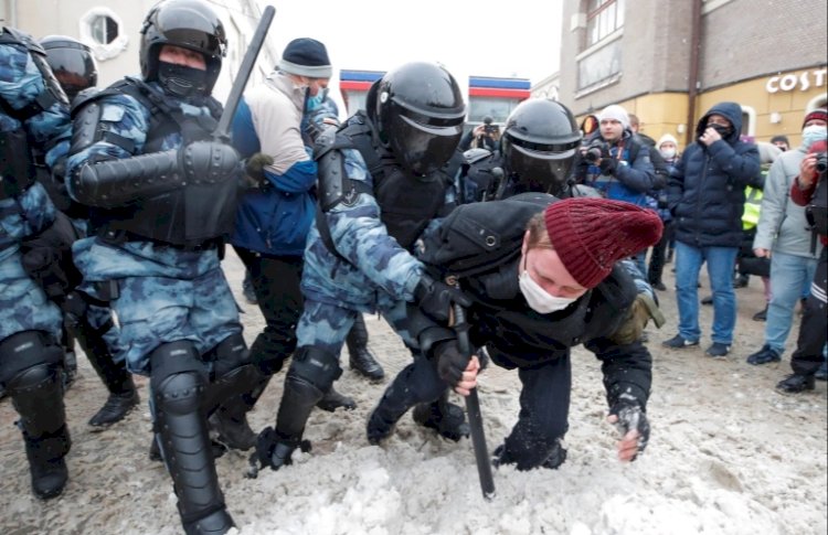 Russia Expels Diplomats As Tensions Rise Over Navalny Protests