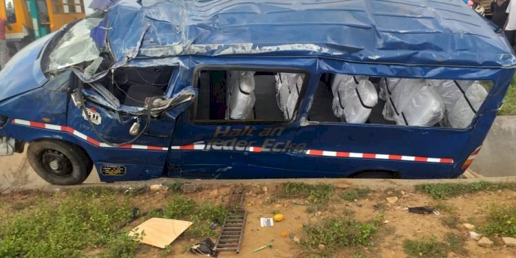 3 Passengers Die After Commercial Bus Somersaults On Tema Motorway