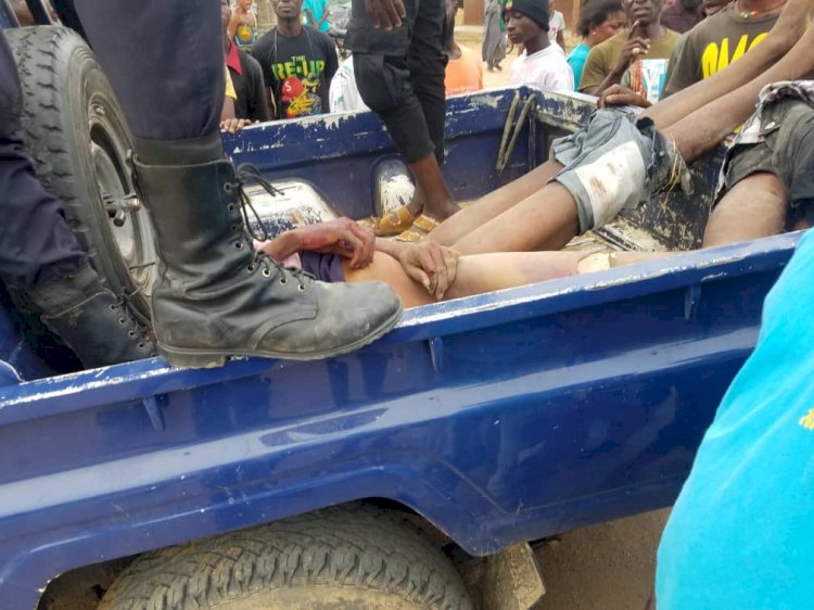 E/R: 2 Robbers Beaten To Pulp After Robbing MoMo Agent In Broad Daylight