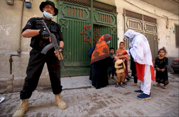 Pakistan: Two Police Officers Protecting Polio Jab Team Shot Dead