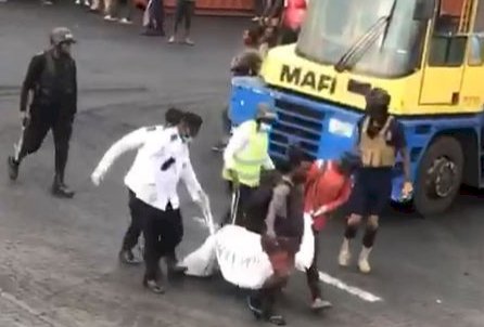 Tema: Port Workers Go On Rampage Over Death Of Colleague