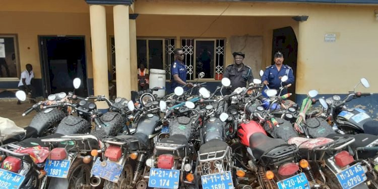 A/R: Police Round Up Over 300 Suspected Criminals