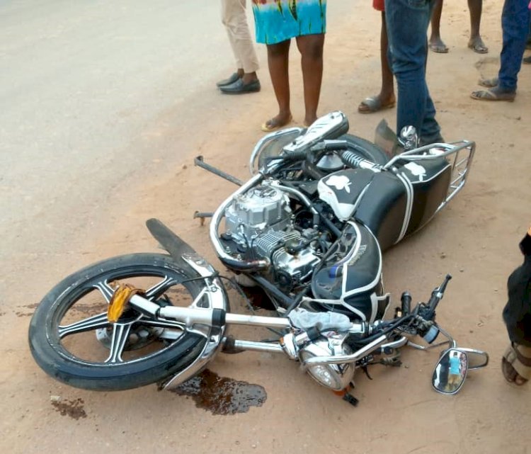 E/R: Two Persons On Motorbike Crushed To Death By Truck