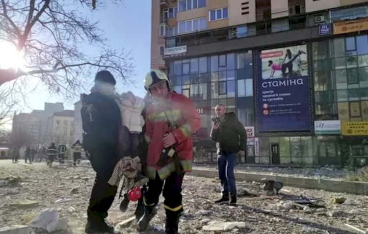 Photos: Kyiv After A Night Of Explosions And Street Fighting