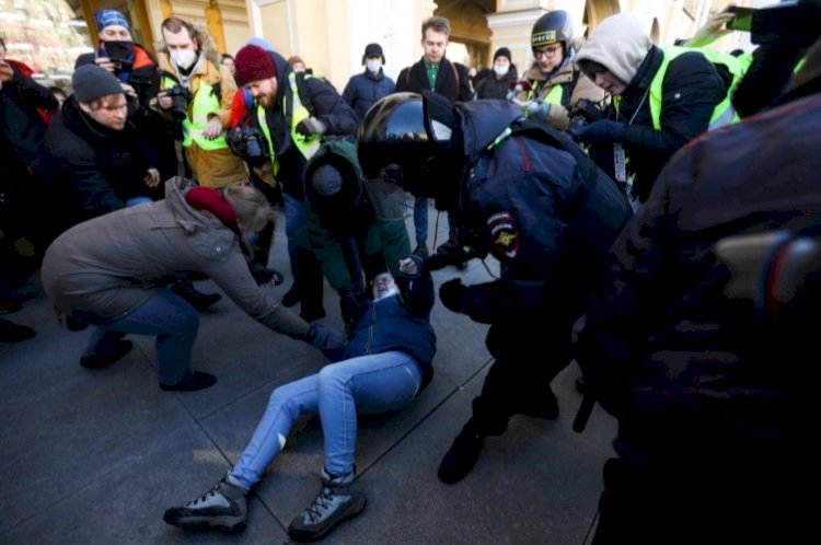 More Than 2,000 Arrested At Anti-War Protests In Russia