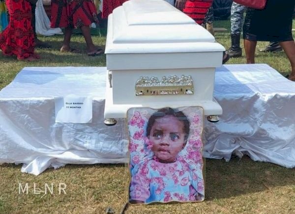 Gov't Commiserates With Appiatse As Explosion Victims Are Laid To Rest