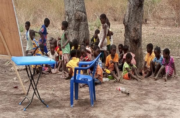 Chati School Children Study Under Trees