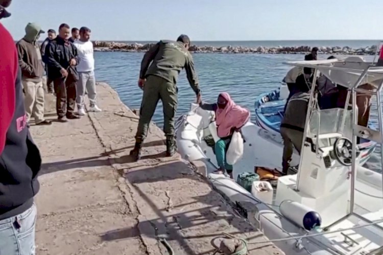 17 Persons Dead After Four Boats Capsize Off Tunisia Coast