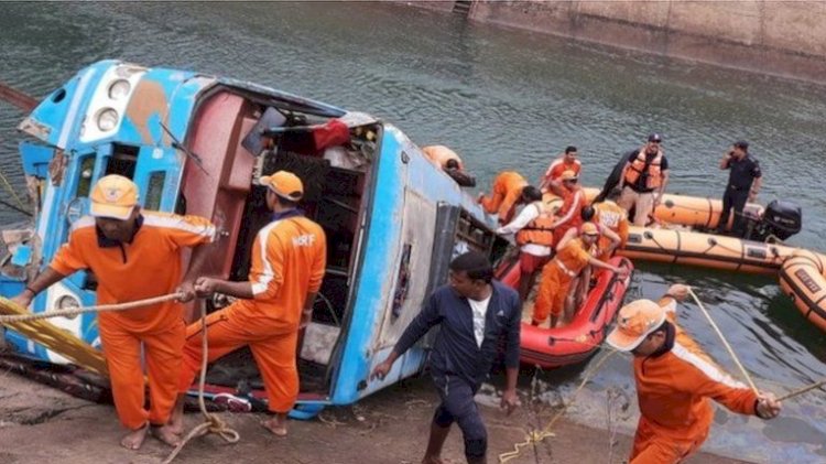 India: 25 Killed As Bus Plunges Into Gorge