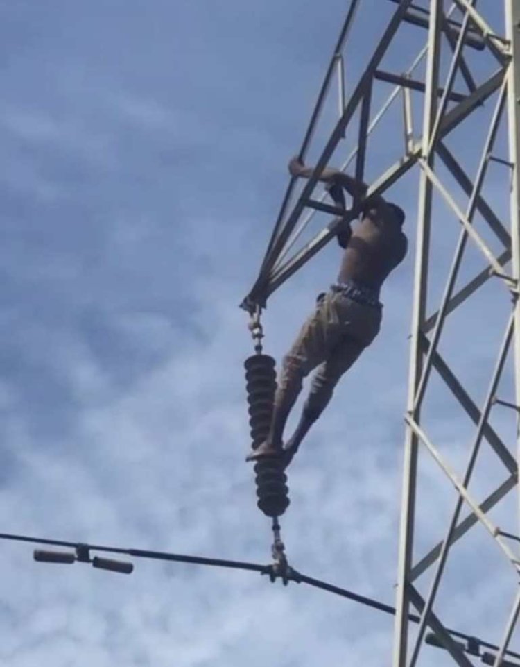 Man Commits Suicide On Pylon At Kasoa