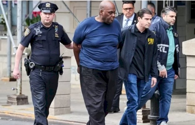 Gunman Who Smoke Bombed Subway Pleads Guilty To Terrorism