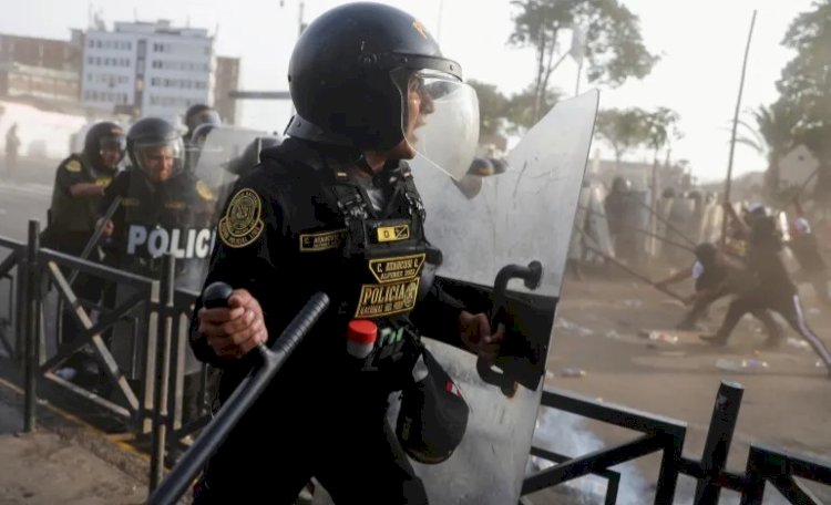 Peru: Tear Gas Fired At Protesters As Thousands Try To ‘take Lima’