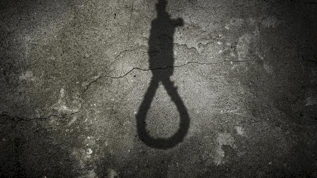 Tricycle Rider Commits Suicide