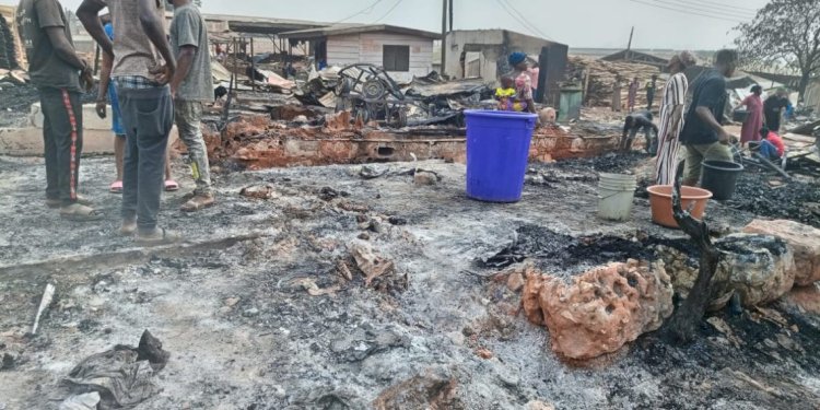 Squatters Displaced After Dawn Fire