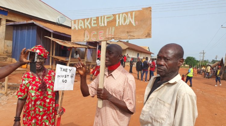 Residents Of Nsuta-Atonsu Demonstrate Against Fulani Herdsmen Invasion