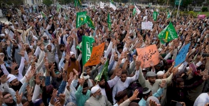 Pakistan: Islamic Scholar Beaten To Death By Mob For Blasphemy