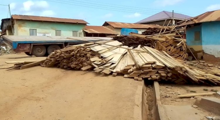 Trailer Crashes Into Building At Abeadze Dominase