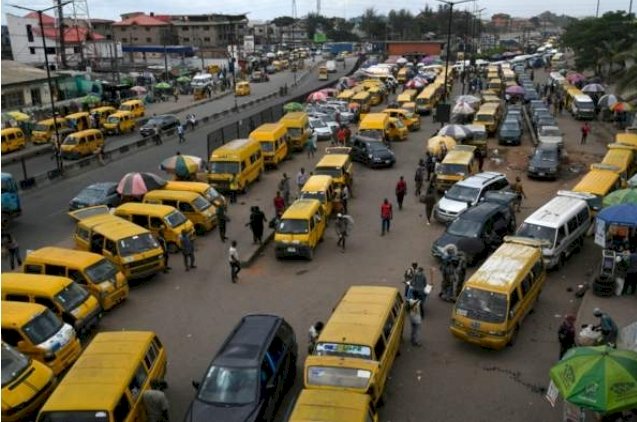 Nigerian States Cut Working Week To Three Days